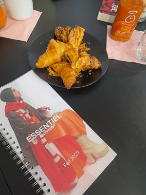 Croissants and fashion magazine